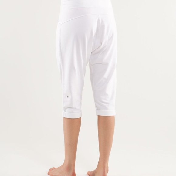 EUC Lululemon White Liberty Crop, size 2 - Picture 3 of 14